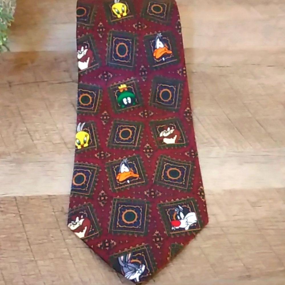 3/$15 Looney Tunes Tie